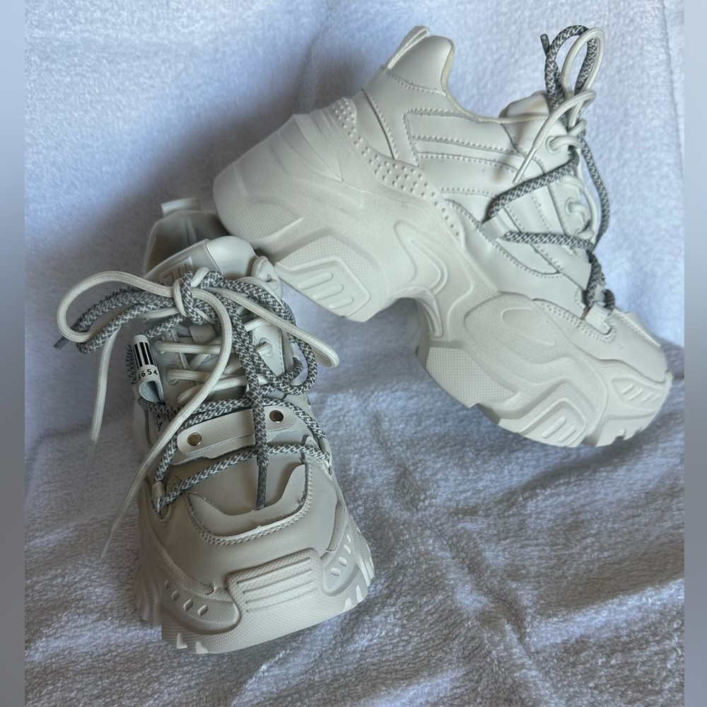 Steve Madden Cream Chunky Sneakers